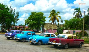 Some of Cuba's "classic" American cars. Photo by German Cruces Rajoan, Panoramio. 
