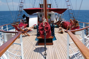 The Sagitta deck area -- roomy with a 22-foot beam. Photo from Island Windjammers. 